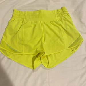 Lululemon high rise hotty hot 2.5 inch shorts